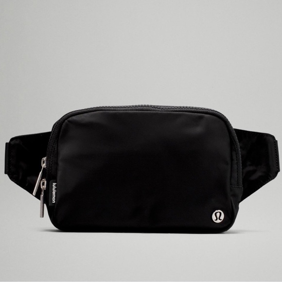 HOT New Release:: Lululemon Everywhere Belt Bag EBB Large - in Black - Picture 1 of 5